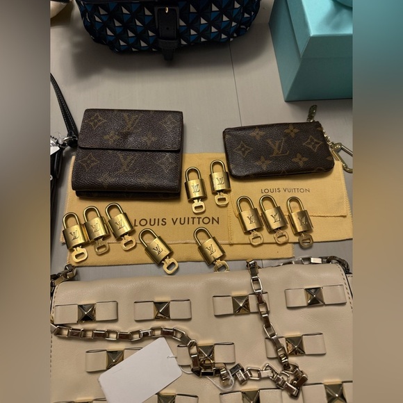 Louis Vuitton, Prada, Fendi, Furla, Tiffany, Coach, Tory Burch and Kate Spade ✅ - Picture 6 of 7